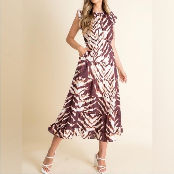 THML Dresses & Skirts - THML Ruffle Sleeve Tiered Midi Dress Small